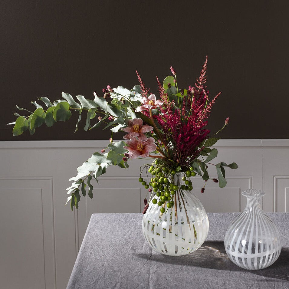 White and Clear Glass Abelia Budvase