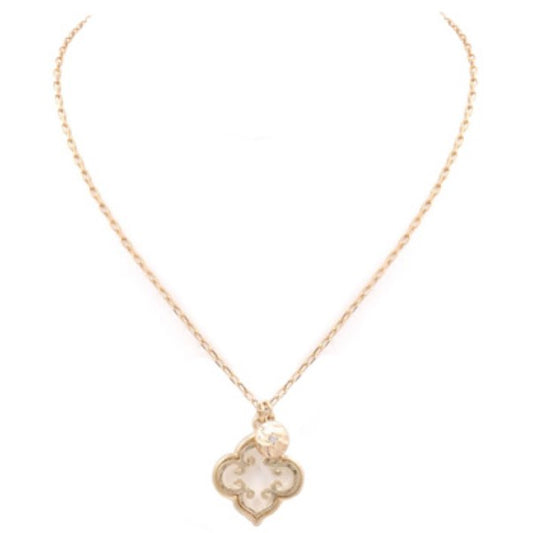 Hammered Metal Quatrefoil Cutout Charm Necklace (gold)