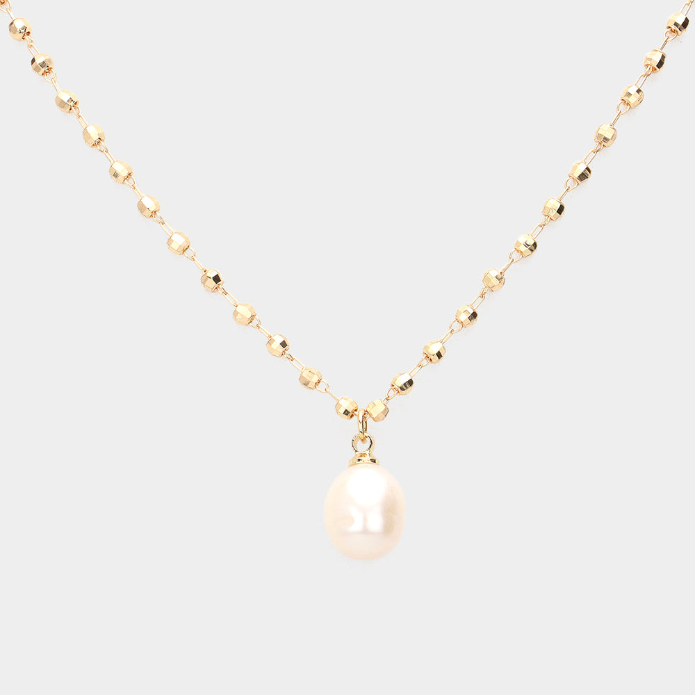 Pearl Pendant Metal Bead Necklace (Gold, Cream)