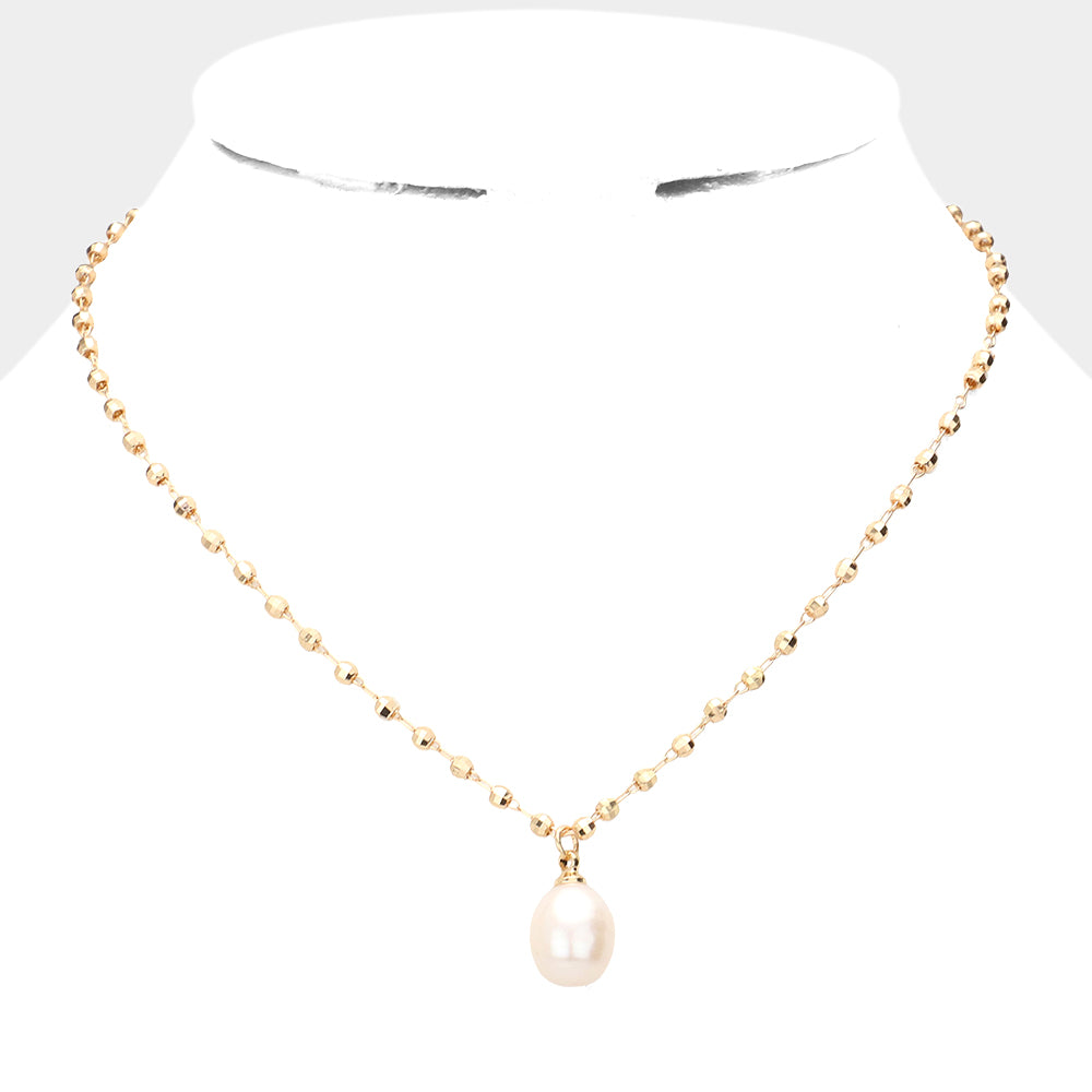 Pearl Pendant Metal Bead Necklace (Gold, Cream)