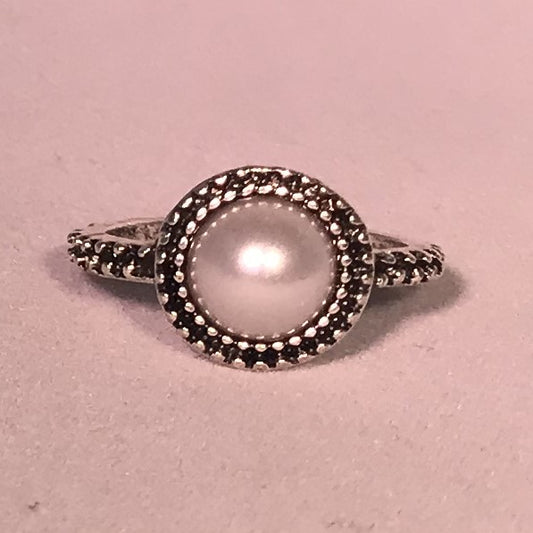 Round White Stone Ring Embossed Band