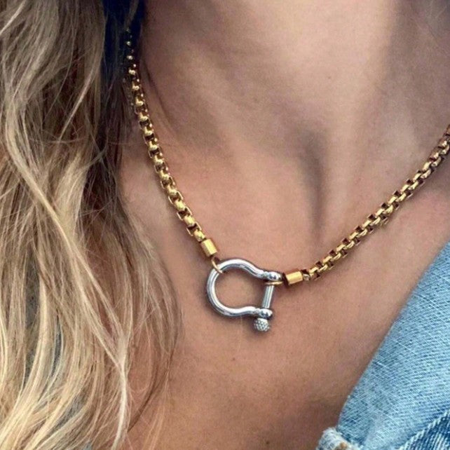 Metal Horseshoe Carabiner Lock Chunky Necklace (Gold & Silver)