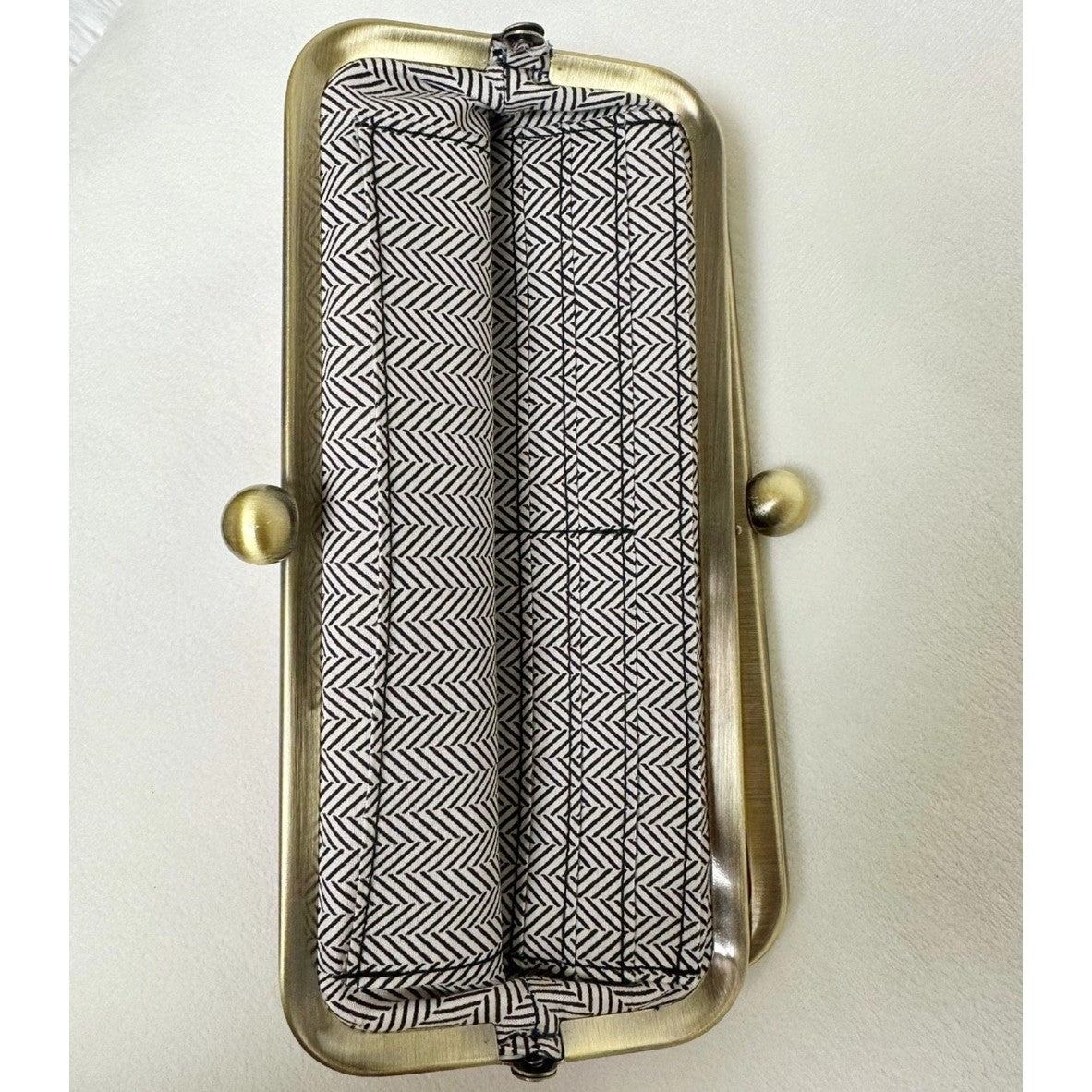 Kiss Lock Clutch Bag Wallet